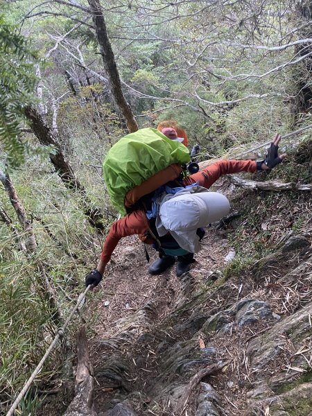 奇萊東稜翻山越嶺的淚與笑D3 2022/10/1—鐵線斷崖前營地至太魯閣北鞍營地1870714