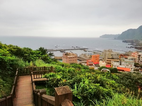 盡攬山海景迷人景緻。南子吝登山步道754311