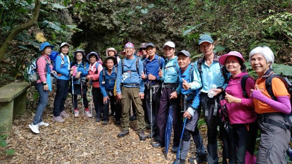 大崗山(小百岳#74)龍盤峽谷一線天2764672