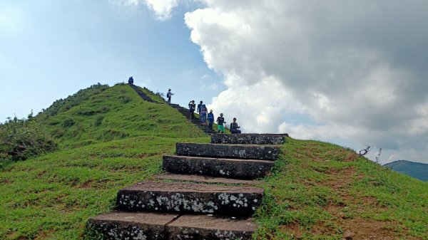 新北貢寮桃源谷大草原#草嶺古道虎字碑#內寮線大里