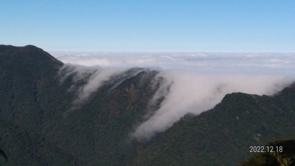 12/18寒流追霧淞太晚出發，第七次夫婦山終於滿滿的雲海和經典雲瀑 !1956947