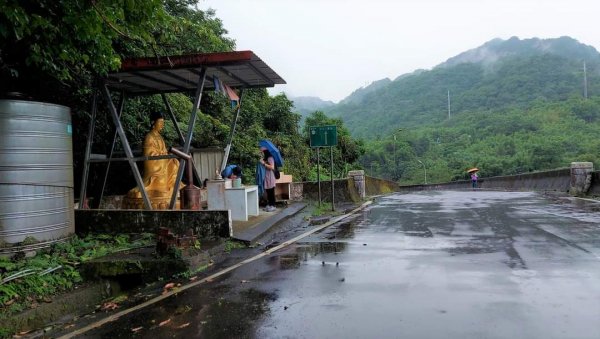 平溪  望古瀑布步道  猴硐貓村 運煤遺址。搭火車去旅行  最小的火車站 被人們忽略的秘境 望古瀑布2186085