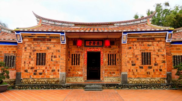 《蝶戀花。五色春深》2731643