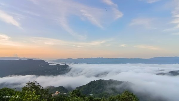 石碇趴趴走追雲趣 - 夜景 #琉璃光雲海流瀑 & 曙光火燒雲 & 藍天 #雲海流瀑 7/1&102539168