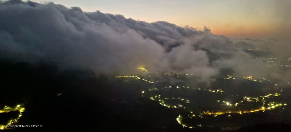 大屯山夜景/晨曦/日出/雲瀑/芒花&小觀音山西峰雲瀑10/26 & 11/12326950