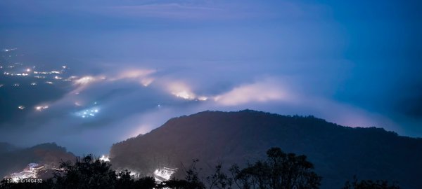 #二格山 #霧裡看花 #琉璃光 #曙光 #日出 #雲瀑 #雲海流瀑 10/142914026