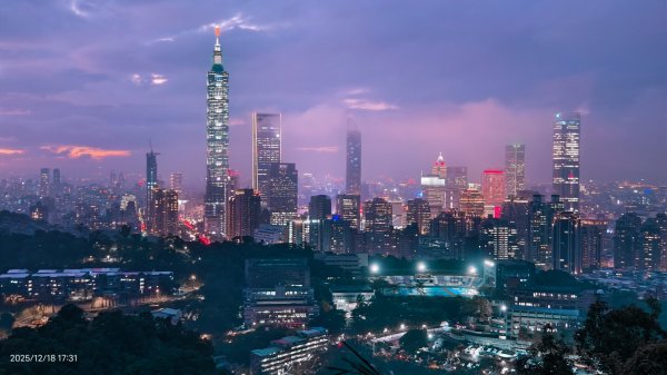 #天空之城 #穿雲箭 #虎山峰 #夕陽 #火燒雲 #夜景 #101大樓 12/182964763
