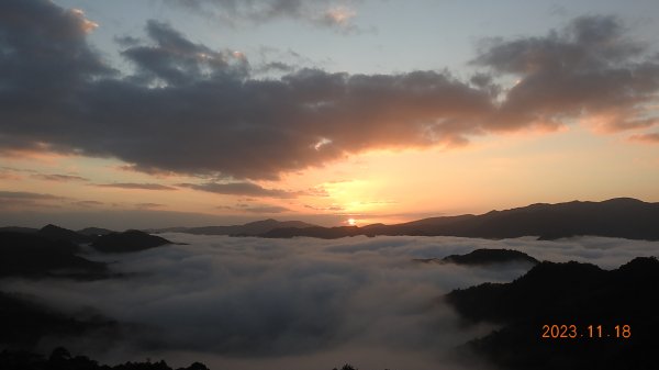 跟著雲海達人山友追雲趣 - 坪林南山寺晨曦日出雲海+金芒&開眼崙山嵐觀音圈 11/18&192350568