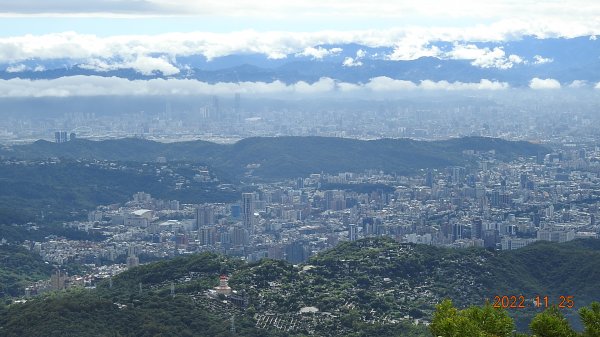 雲霧飄渺間的台北盆地&觀音山1926193