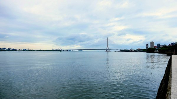跨越，在河海交界3042376