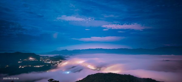 #二格山 #琉璃光 #雲海流瀑 #雲海 #日出 #火燒雲 #手機拍攝 #VivoX100 5/222794125