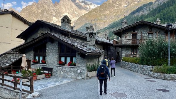 TMB/Courmayeur to La Ville des Glaciers3094358