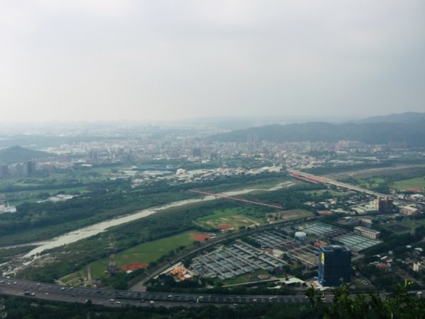 鳶山封面