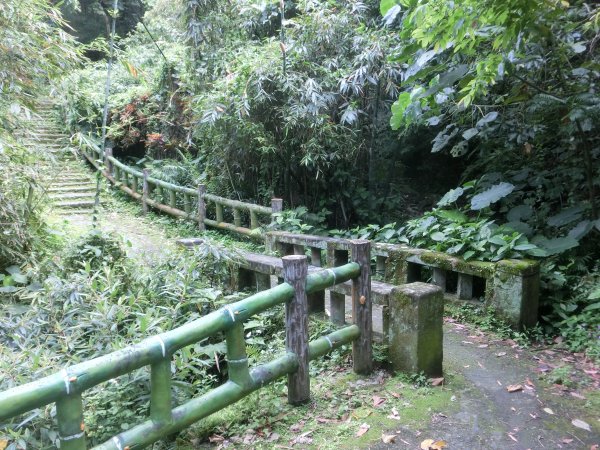 劍南山．鄭成功廟．劍南蝶園．劍潭古寺557810