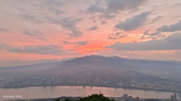 觀音忠實粉絲？觀音山晨曦日出火燒雲，0720小觀音西峰5/7&82497558