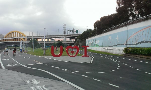 美堤河濱公園步道1807284