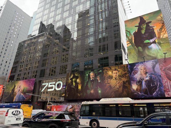 [紐約馬之行-01] 2025_1031 領紐約馬拉松物資2940495