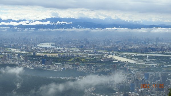 雲霧飄渺間的台北盆地&觀音山1926351