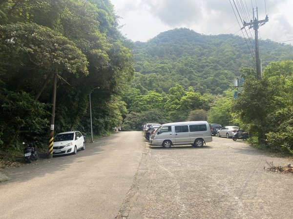 《城市與山的交界線｜大尖山連走四分尾山》O繞路線＋秀峰瀑布＋遇見養蜂人🐝3056633