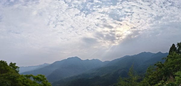 2025/05/01-凌空廊道上李崠山2775473