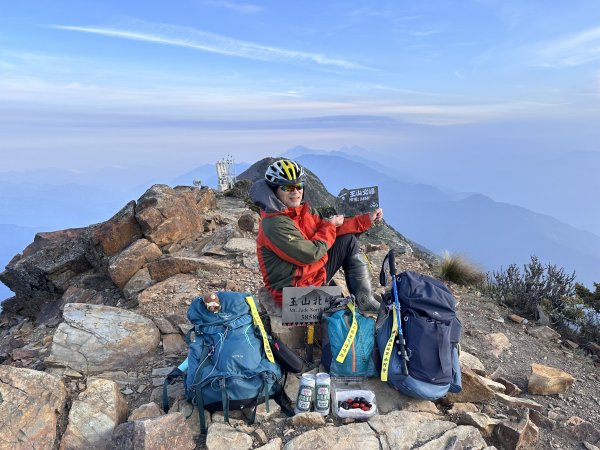 202414~15歷經2年抽籤終於蒞臨台灣最高峰玉山西、北、主峰2481871