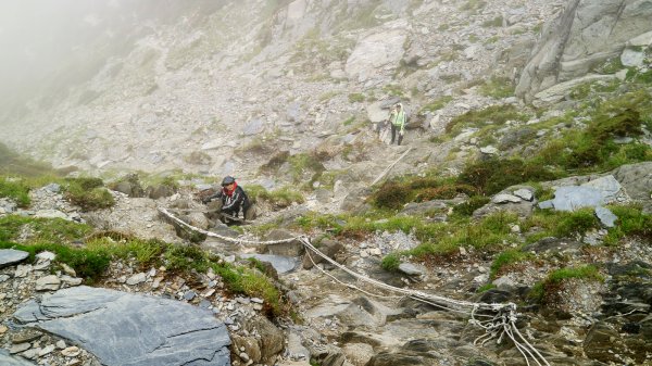 我們與奇萊主山的距離618004