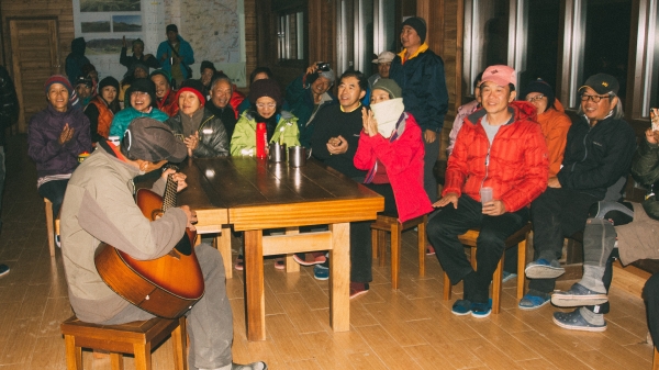 【步道小旅行】20141026黑皮登山隊-能高越嶺奇萊南峰，成功！3651