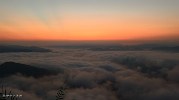 #石碇後山 #霞光 #日出 #紅蛋 #雲海 #赤腳蘭山 #670峰 10/13125438