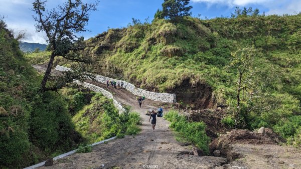 【海外健行】黯然消魂的火山攀登：龍目之巔林賈尼火山2823237