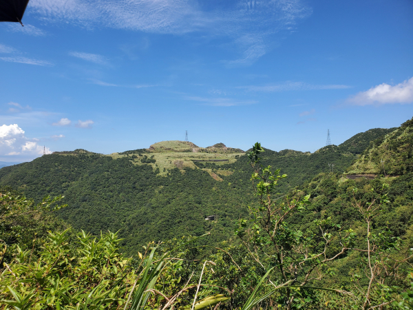 小粗坑古道上金瓜石山及黃金露頭，下不厭亭金字碑古道回