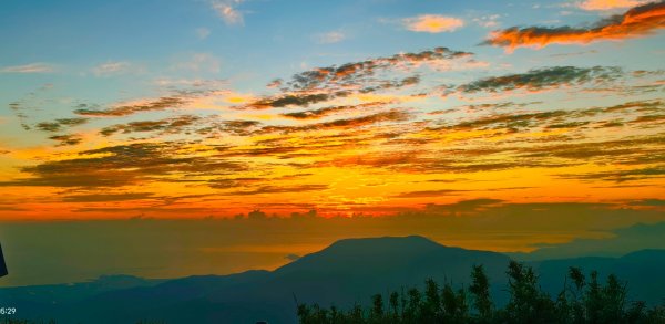 #七星山 #火燒雲 #雲瀑 #雲海 #日出 8/24 & #霧虹 #觀音圈 9/12封面