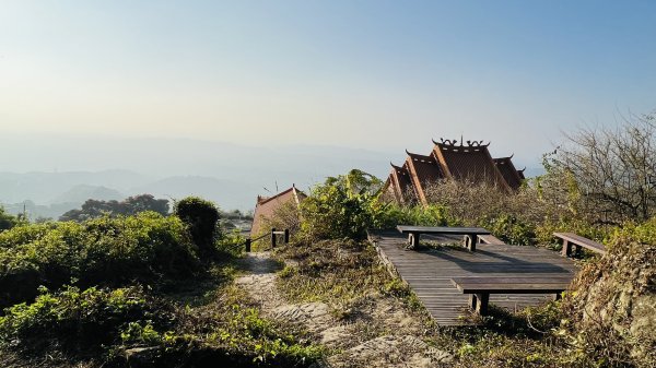 [台南東山]崁頭山步道|林蔭巨石木棧道視野遼闊的親子簡單輕鬆步道|優雅竹林圍繞三角點清幽野餐1603480