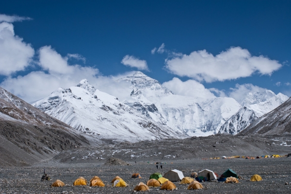 【新聞】聖母峰登山大本營遭塗鴉 陸將建黑名單