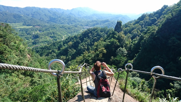 孝子山 ．慈母峰．普陀山．中央尖封面