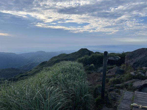 [臺北大縱走手拿牌-05/16] 第三段寶石手拿牌位置1: 七星山主峰活動柱2571345