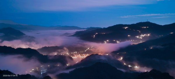 北宜郊山之濫觴 #琉璃光 #火燒雲 #日出 #雲海 6/172813708
