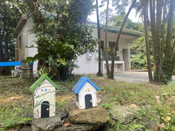 《城市與山的交界線｜大尖山連走四分尾山》O繞路線＋秀峰瀑布＋遇見養蜂人🐝3056632