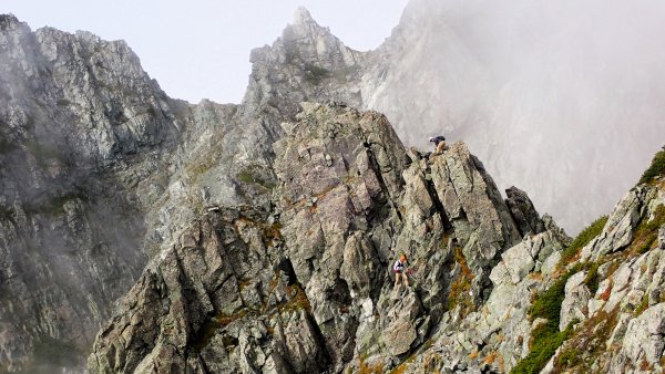 走在上帝翻落的調色盤上日本劍岳與立山連峰的山遊記2954048