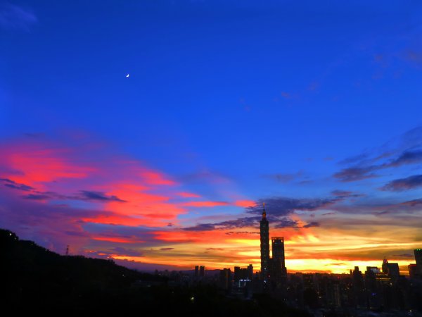 輕鬆的賞月步道:登虎山賞夕陽霞光及明月675143