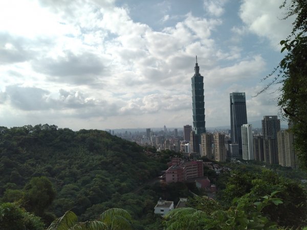 四獸山=象+豹+虎+獅1070462