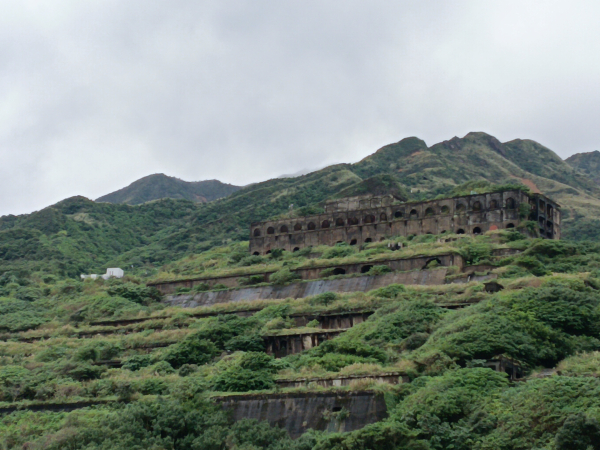 瑞芳區十三層煉銅廠遺址+黃金瀑布+無言の山丘+斜坡索道+報時山(水螺山)+水圳路風吹輦隔(風吹輪隔)+浪漫公路O型