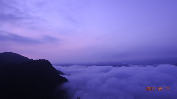 跟著雲海達人山友追雲趣第四彈彈無虛發，翡翠水庫壩頂(新店四十份公墓附近)之日出雲海+雲瀑 8/171807496