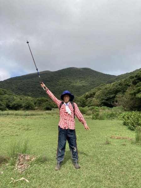 擎天崗→磺嘴山生態保護區→磺嘴山 H912m→翠翠谷→榮潤古道→內雙溪古道→冷擎步道→冷水坑1487597