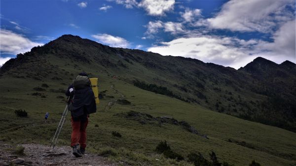 南湖大山 ▲ 聖稜線、中央尖山152649