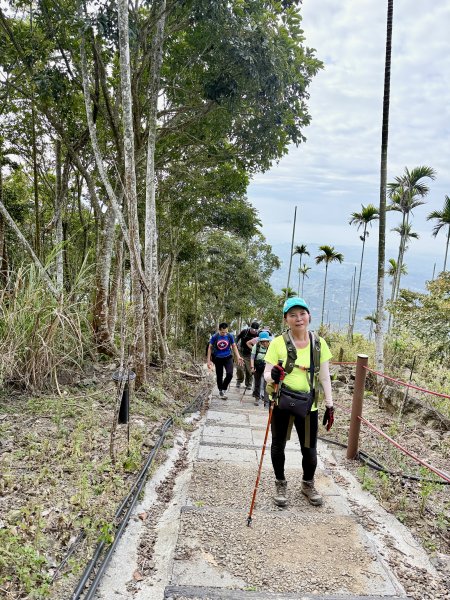阿拔泉.獨立山悠遊--好友重逢的雲端漫步   2026.01.172985442
