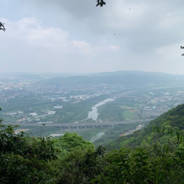 20260412鳶山東峰、長春嶺、鳶山（福德坑山）三角點、鳶山彩壁、鳶山岩、光復紀念鐘3045617