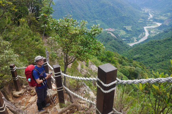 在白毛山頂向雪山致敬604093