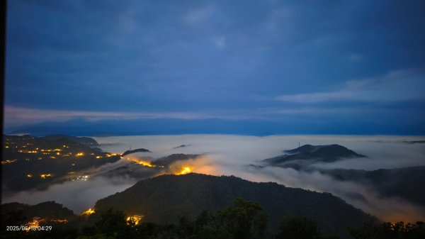 石碇趴趴走追雲趣 #二格山 #琉璃光 #雲瀑 #雲海流瀑 #雲海 5/182789966