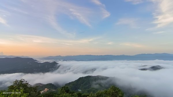 石碇趴趴走追雲趣 - 夜景 #琉璃光雲海流瀑 & 曙光火燒雲 & 藍天 #雲海流瀑 7/1&102539169