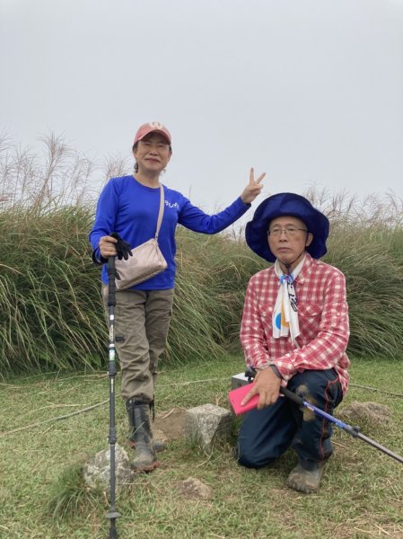 擎天崗→磺嘴山生態保護區→磺嘴山 H912m→翠翠谷→榮潤古道→內雙溪古道→冷擎步道→冷水坑1487593